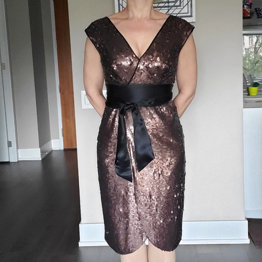 👑 3X HOST PICK 👑 BCBG MaxAzria Sequins Cocktail Dress